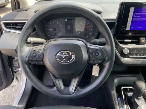 Used 2025 Toyota Corolla LE FWD image 12
