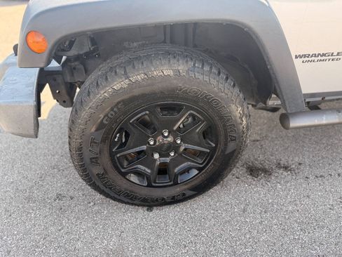 Used 2015 Jeep Wrangler Unlimited Sport AWD/4WD image 12