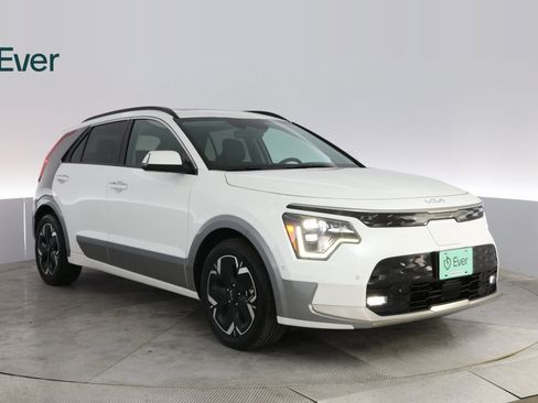 Used 2023 Kia Niro Wave image 4