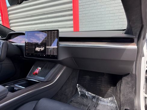 Used 2022 Tesla Model S AWD/4WD image 17