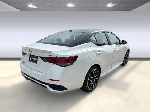 New 2025 Nissan Sentra SR image 9