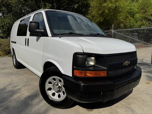 Used 2012 Chevrolet Express 1500 image 3