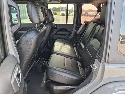 Used 2023 Jeep Wrangler Unlimited Sahara AWD/4WD image 14