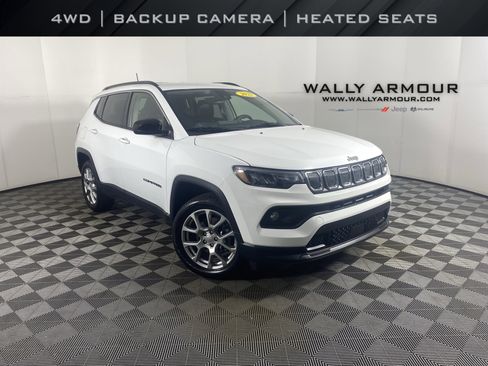 Used 2022 Jeep Compass Latitude image 1