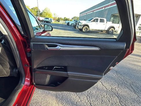 Used 2013 Ford Fusion SE FWD image 14