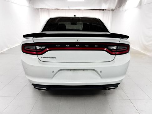 Used 2021 Dodge Charger SXT w/ Leather Interior Group RWD image 5