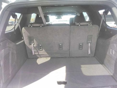Used 2024 Chevrolet Suburban LT image 10