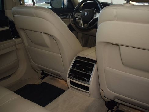 Used 2019 BMW 740i RWD image 15