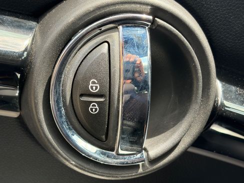 Used 2024 MINI Cooper S FWD image 9