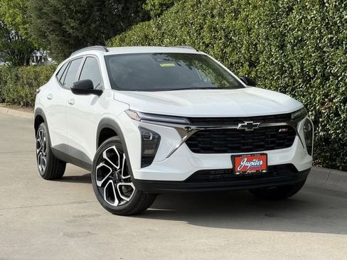 New 2026 Chevrolet Trax RS FWD image 2