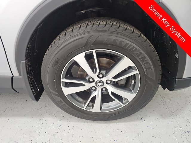 Used 2016 Toyota RAV4 XLE w/ Convenience Package AWD/4WD image 8