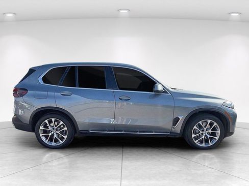 Certified 2025 BMW X5 xDrive40i AWD/4WD image 3