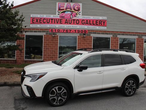 Used 2024 Subaru Ascent Limited w/ Technology Package AWD/4WD image 1