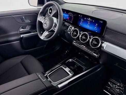 New 2026 Mercedes-Benz GLB 250 image 16