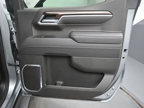 New 2026 GMC Sierra 1500 Elevation w/ LPO, Elevation Black Package image 16