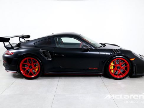 Used 2018 Porsche 911 GT2 RS RWD image 9