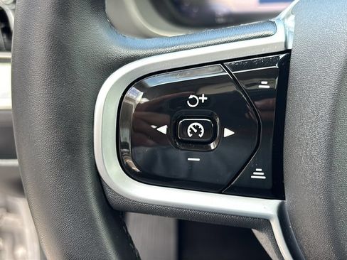 Certified 2025 Volvo XC60 B5 Plus AWD/4WD image 16