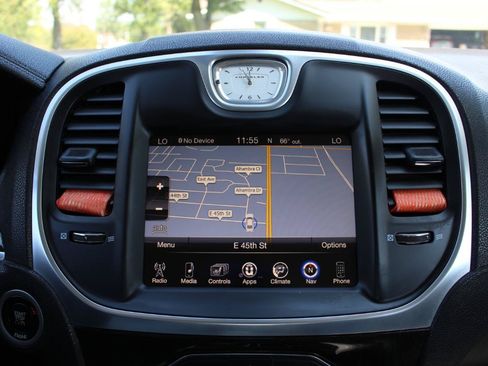 Used 2016 Chrysler 300 C AWD/4WD image 27