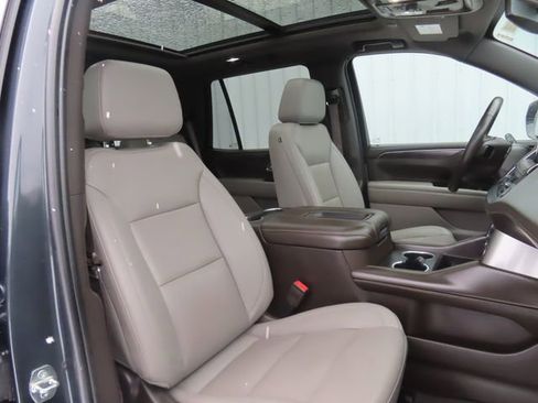 Used 2022 Chevrolet Tahoe LT w/ Luxury Package AWD/4WD image 26