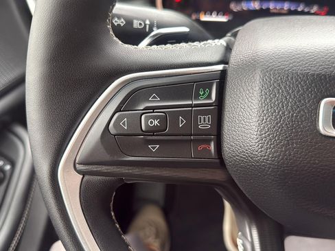 Used 2024 Jeep Grand Cherokee Altitude AWD/4WD image 17