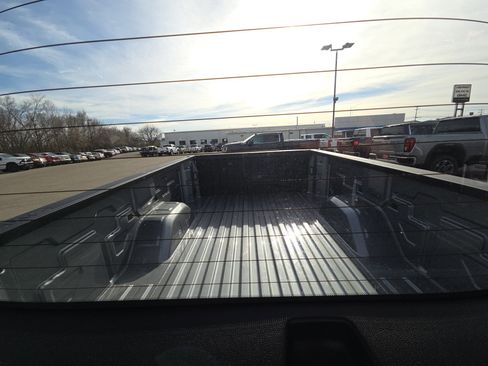 Certified 2025 GMC Sierra 1500 Pro w/ Pro Value Package image 25