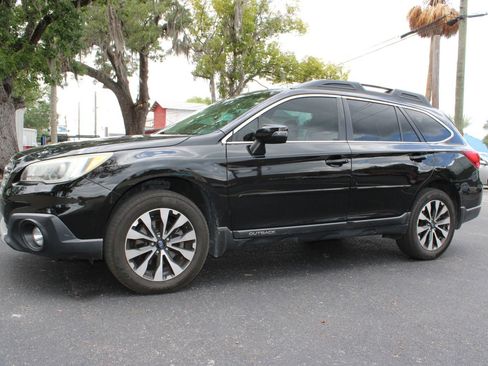 Used 2016 Subaru Outback 2.5i Limited AWD/4WD image 3