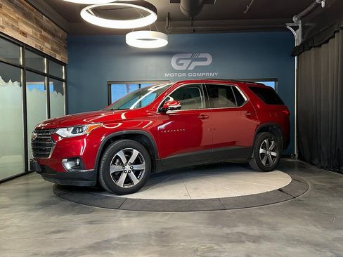 Used 2020 Chevrolet Traverse LT w/ LT Premium Package image 7