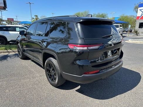 Used 2025 Jeep Grand Cherokee L Altitude RWD image 4