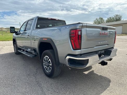 Used 2024 GMC Sierra 2500 SLT w/ SLT Convenience Package AWD/4WD image 5