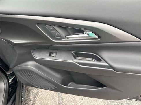 New 2026 Chevrolet Equinox EV LT image 30