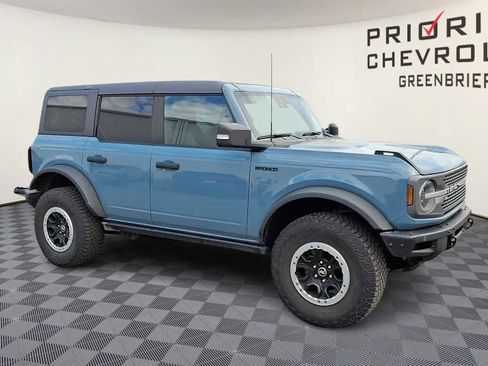 Used 2023 Ford Bronco Badlands image 2