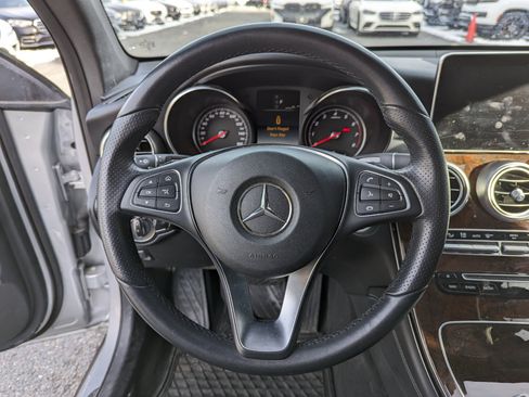 Used 2018 Mercedes-Benz GLC 350e 4MATIC image 3