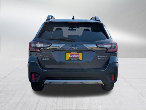 Used 2022 Subaru Outback Touring AWD/4WD image 6