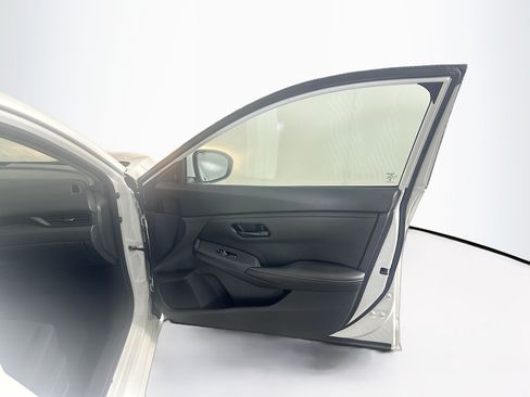 Used 2025 Nissan Sentra S FWD image 31