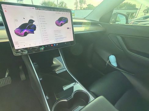 Used 2021 Tesla Model Y Long Range AWD/4WD image 20