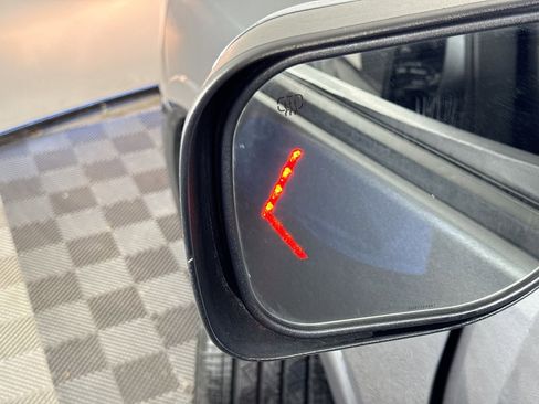 Used 2014 Nissan Armada Platinum image 21