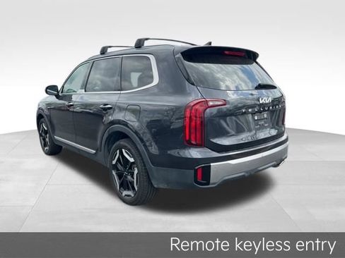 Certified 2025 Kia Telluride S image 6