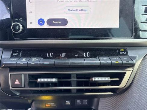 Used 2026 Toyota Camry SE w/ Convenience Package FWD image 13