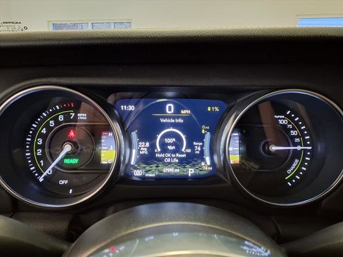 Used 2023 Jeep Wrangler Unlimited Sahara image 32