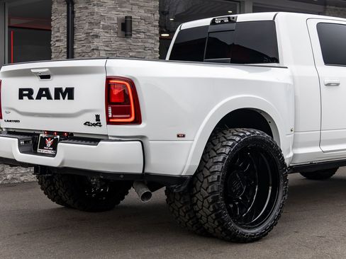 Used 2026 RAM 3500 Limited image 32