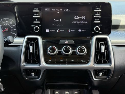 Used 2022 Kia Sorento LX FWD image 9