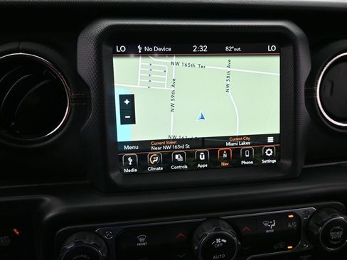 Used 2022 Jeep Gladiator Overland image 17