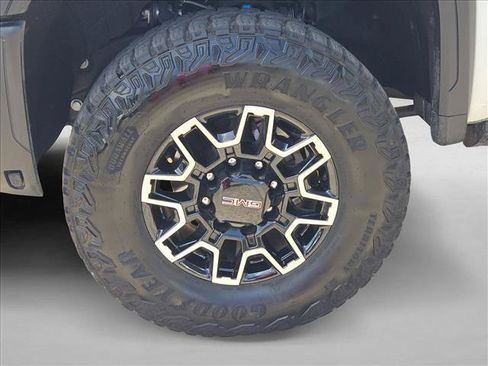 Used 2026 GMC Sierra 2500 AT4X AWD/4WD image 23