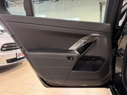 Used 2024 BMW i7 xDrive60 AWD/4WD image 37
