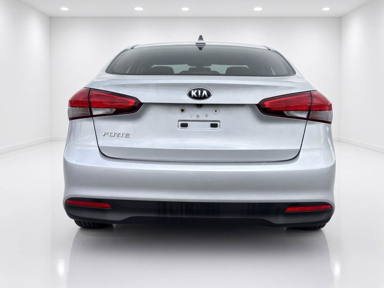 Used 2018 Kia Forte LX w/ LX Popular Package FWD image 4