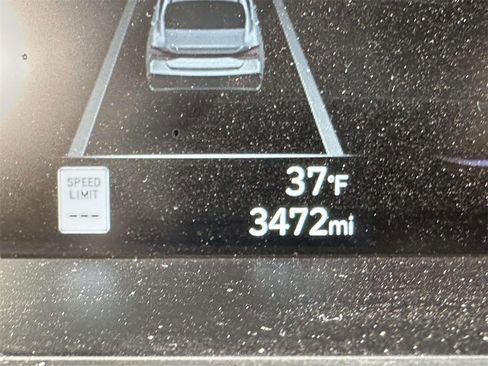 Used 2025 Hyundai Elantra Sport image 34