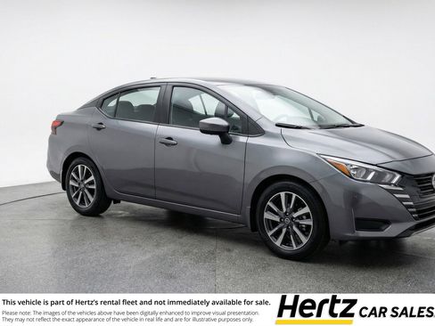 Used 2025 Nissan Versa SV image 1