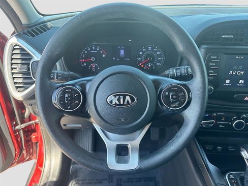 Used 2020 Kia Soul S FWD image 11