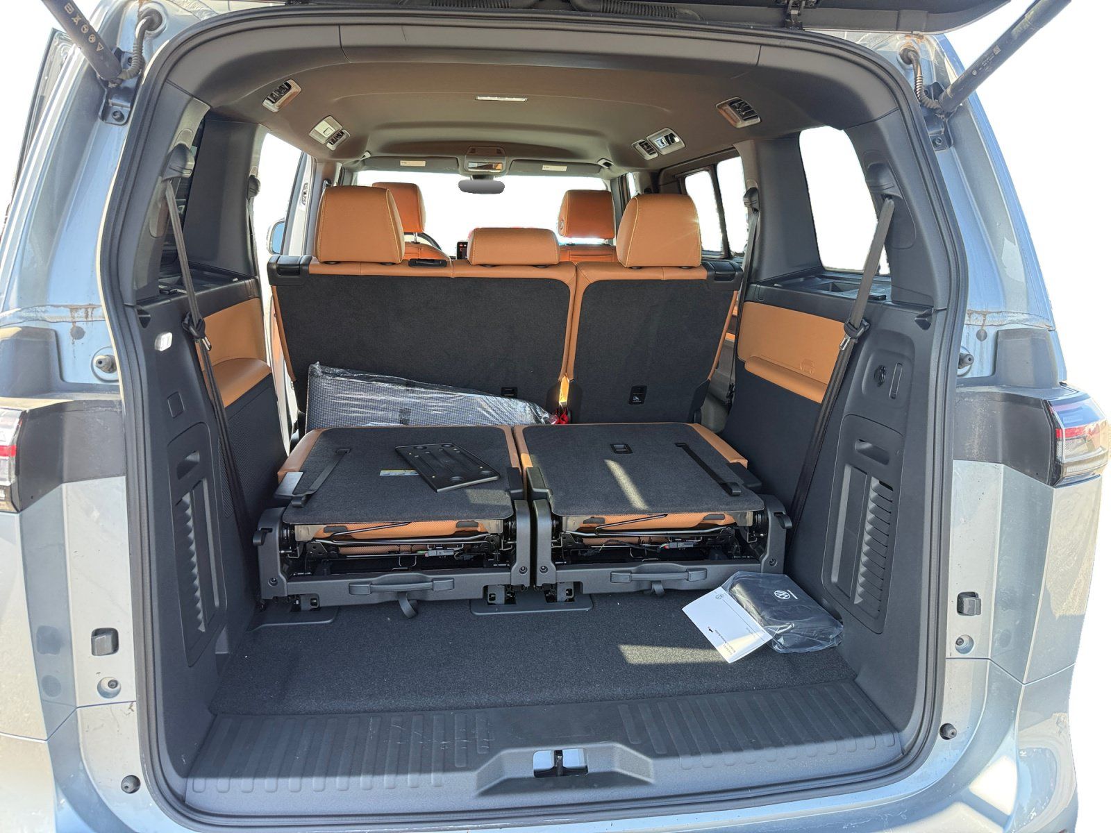 New 2025 Volkswagen ID. Buzz Pro S RWD image 17