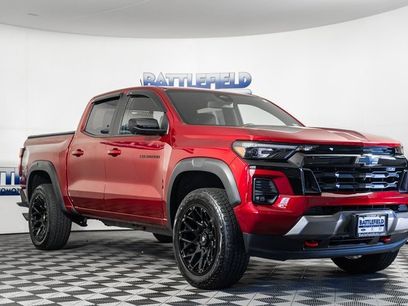 Used 2024 Chevrolet Colorado Z71 w/ Z71 Convenience Package 2